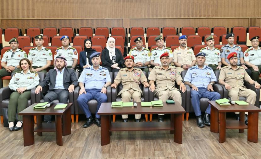 وفد كلية الدفاع الوطني الملكية بالمملكة الأردنية الهاشمية يزور كلية الدفاع الوطني