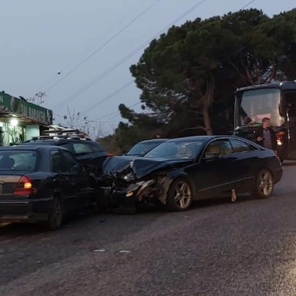 جريح نتيجة تصادم بين مركبة ودراجة نارية على طريق الجناح وحركة المرور كثيفة في المحلة |
