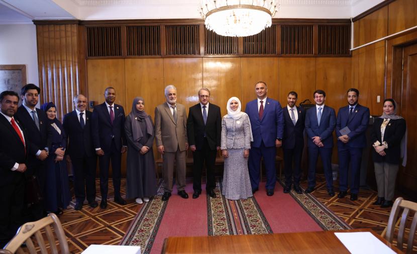 الخليلي يستعرض العلاقات الثنائية مع نائب وزير الخارجية الروسي