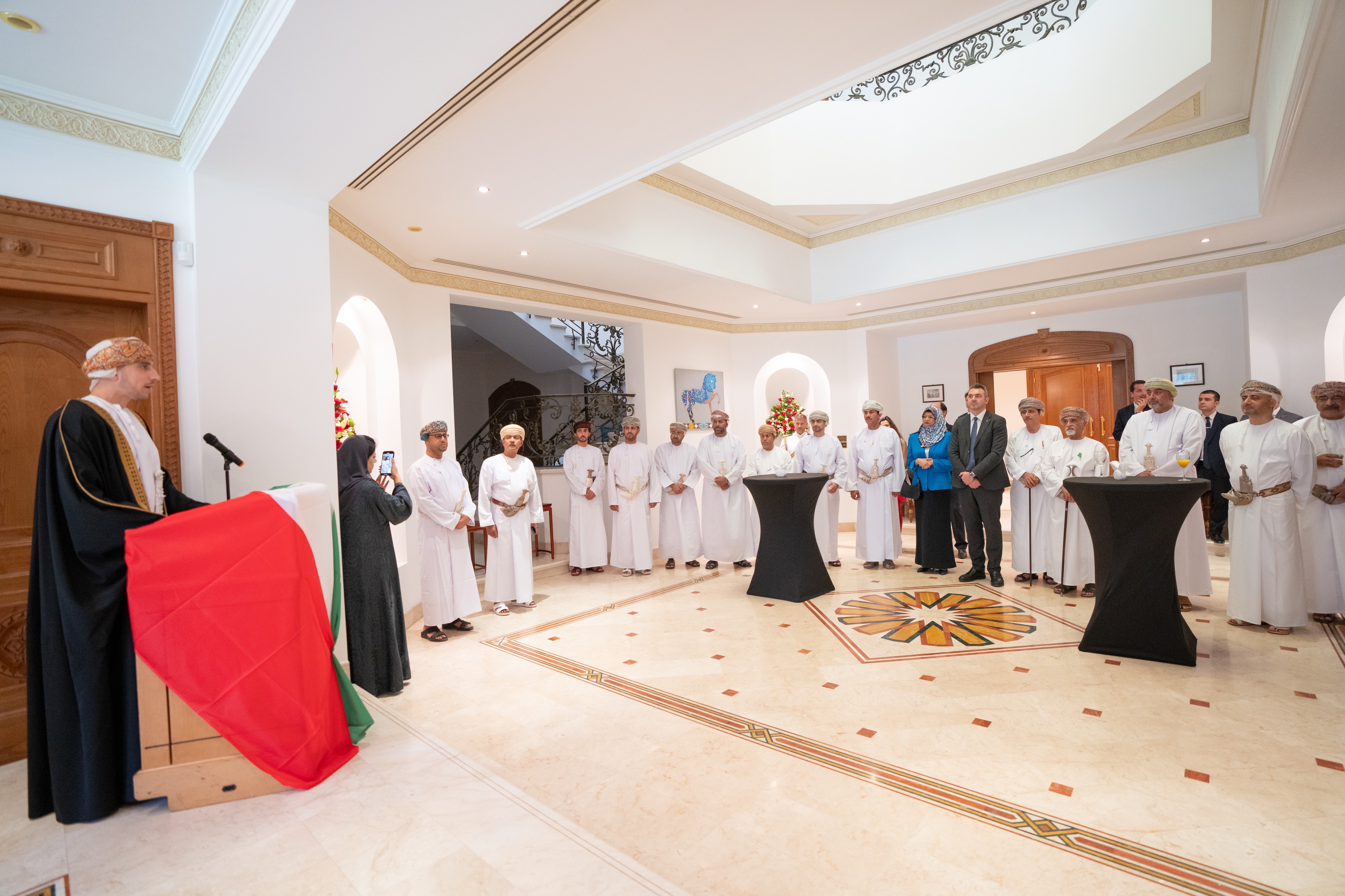 وسام نجمة إيطاليا السيد كامل بن فهد (5).jpg