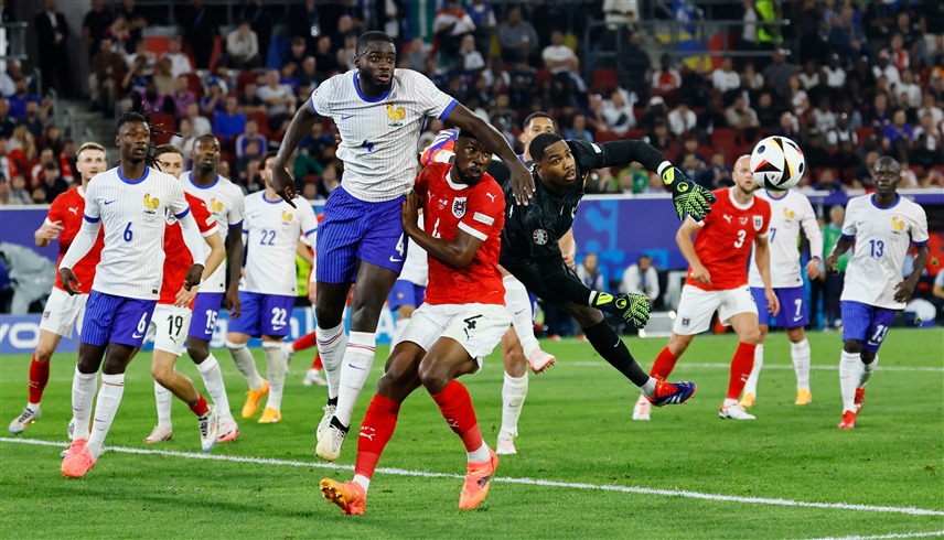 بنيران صديقة .. منتخب فرنسا يخرج بأولى ثلاث نقاط بفوز صعب ضد النمسا