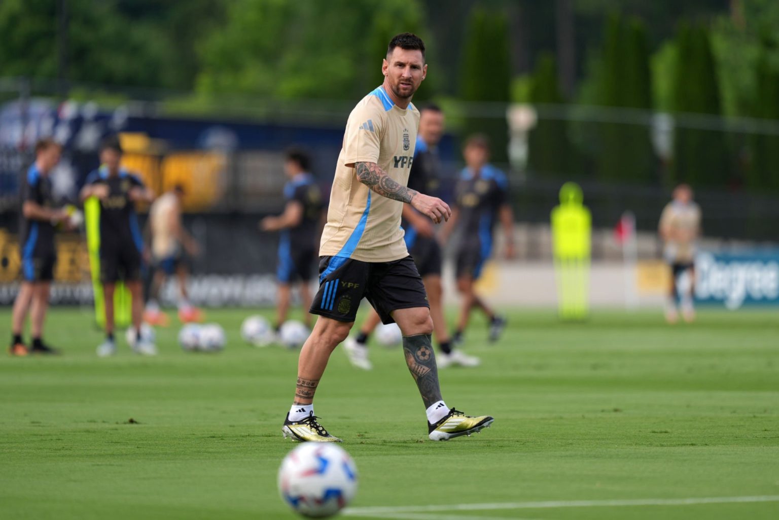 رئيس اتحاد جدة السعودي : تفاجئت برفض ميسي لعرض انضمامه للنادي بسبب عائلته