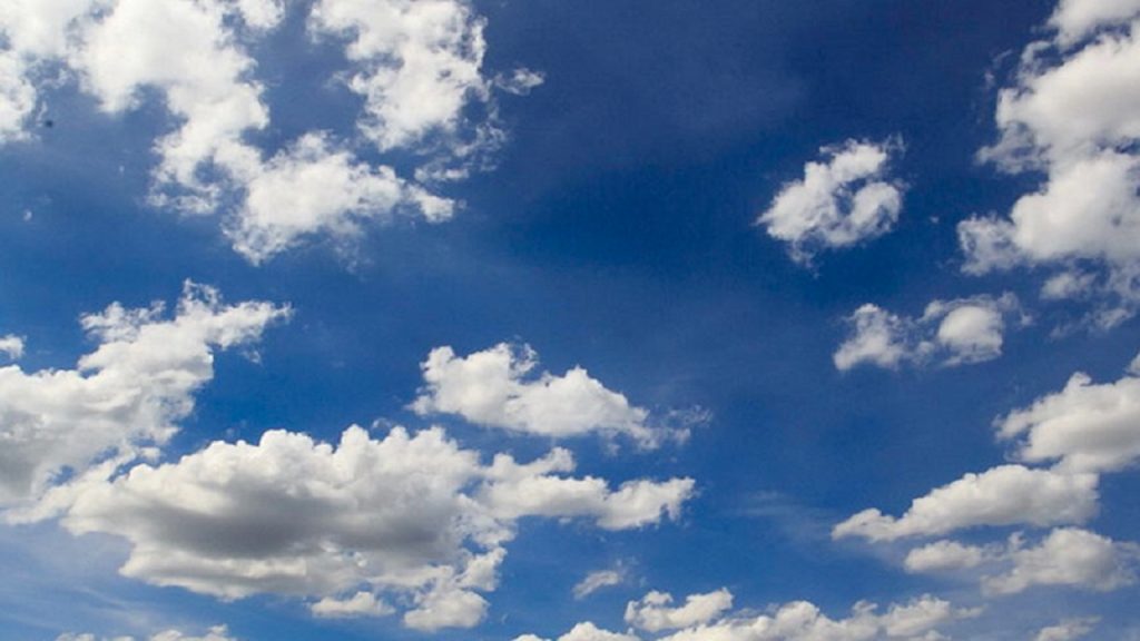 طقس الغد صحو إلى غائم جزئياً