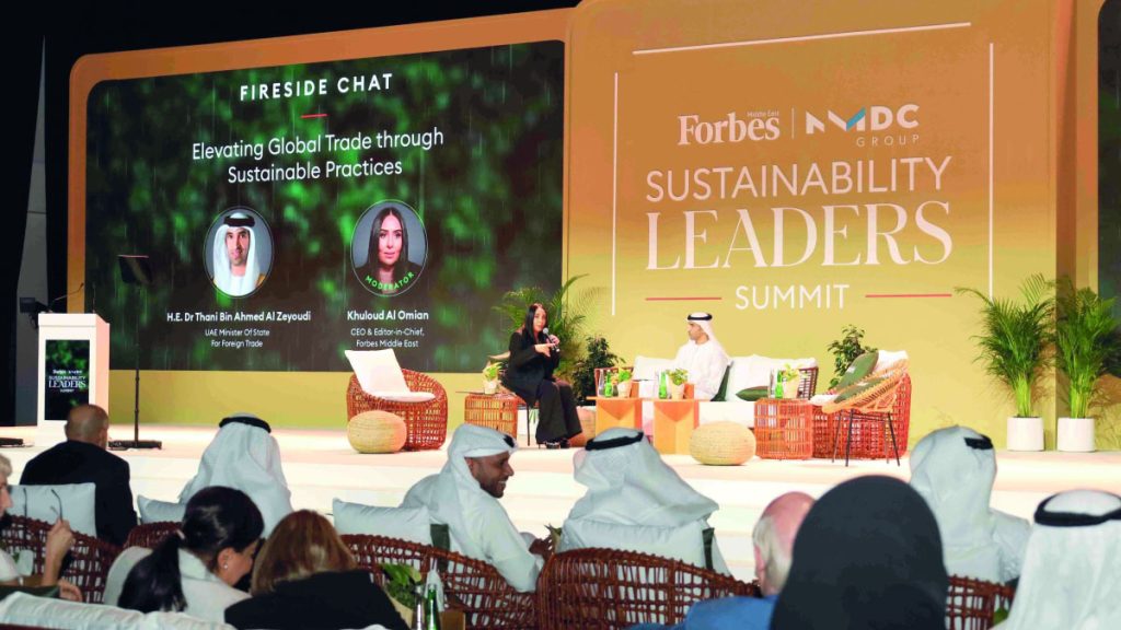 الزيودي: 2.4% من تجارة العالم البحرية تمر عبر الإمارات