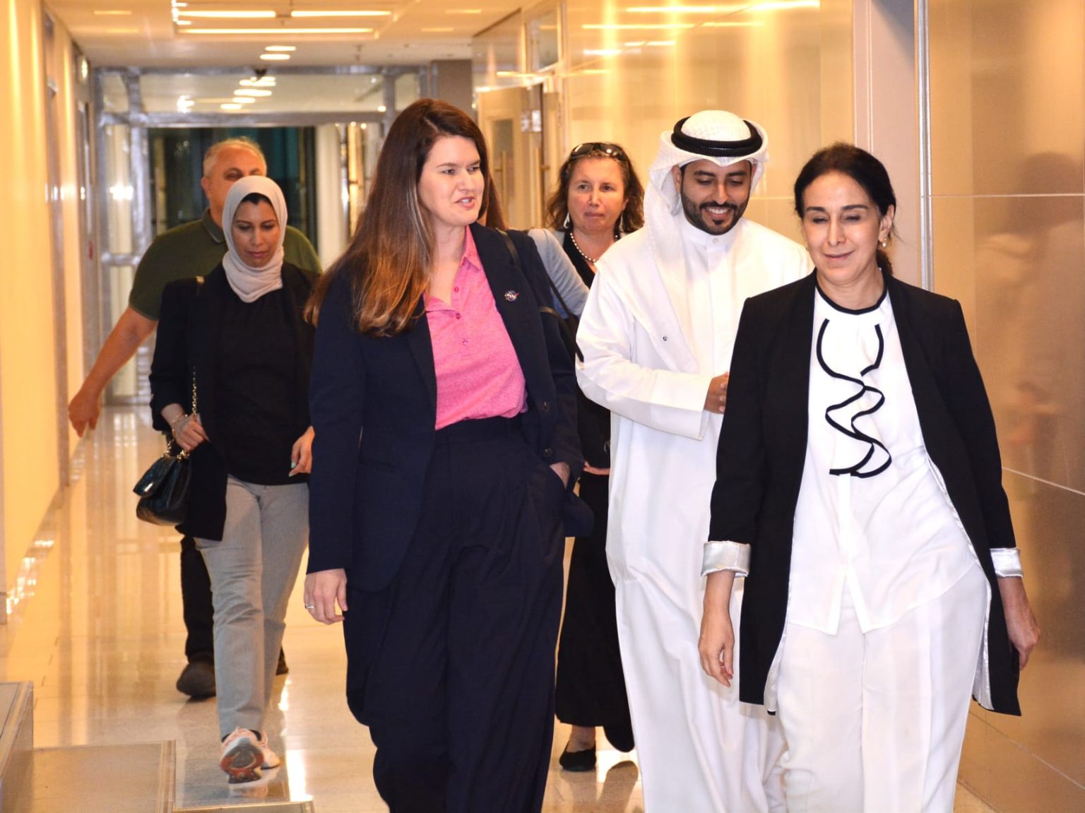 كلية العلوم بجامعة الكويت تستضيف ممثلين عن ناسا لبحث إمكانية التعاون الفضائي