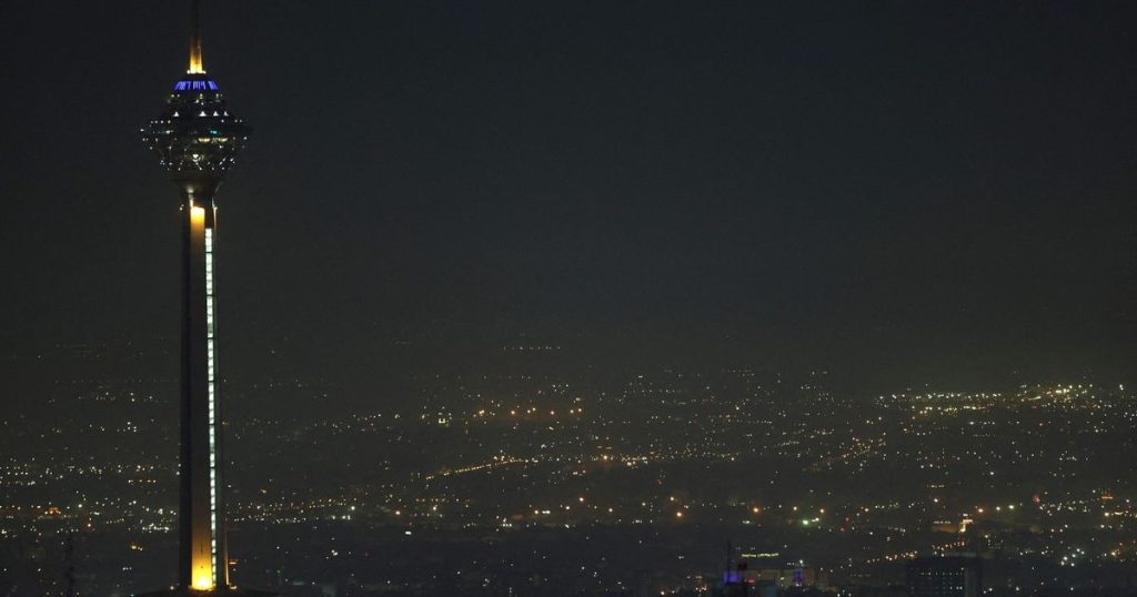 هجوم إسرائيل على إيران.. 3 موجات تستهدف 20 موقعاً عسكرياً