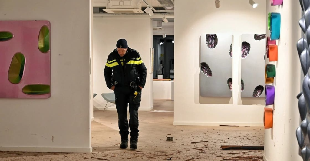 لصوص يفجرون معرض لوحات “الملكات الحاكمات” في هولندا!