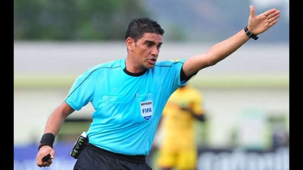 عصام عبد الفتاح يشيد بإبراهيم نور الدين ويؤكد نجاحه الكبير في قيادة التحكيم المصري