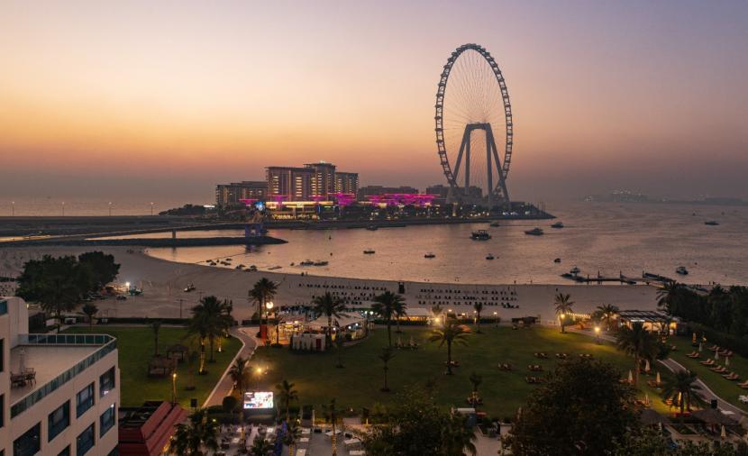 في حلةٍ جديدة.. “شيراتون شاطئ الجميرا” يُفصح عن عالم من الفخامة والعصرية