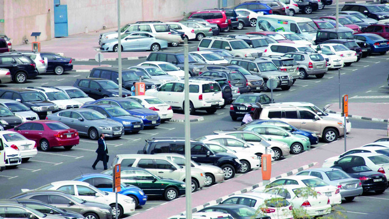المواقف العامة بدبي مجانية باستثناء «متعددة الطوابق»