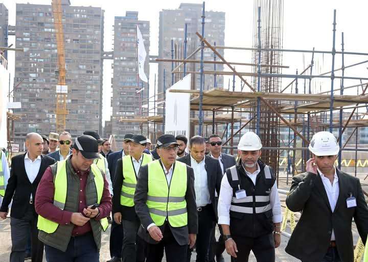 مدبولي: تحويلات المصريين بالخارج من أهم موارد العملة الصعبة