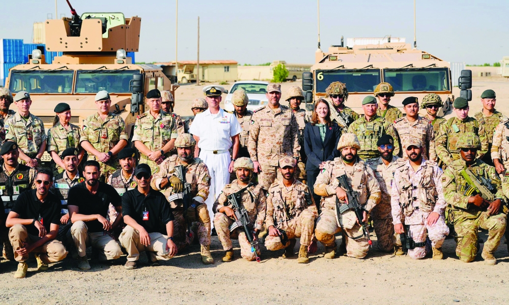 السفيرة البريطانية: نتطلع لمواصلة توطيد أواصر التعاون الوثيق مع الكويت في المجال العسكري