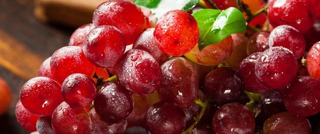 العنب الأحمر للوقاية من سرطان الأمعاء