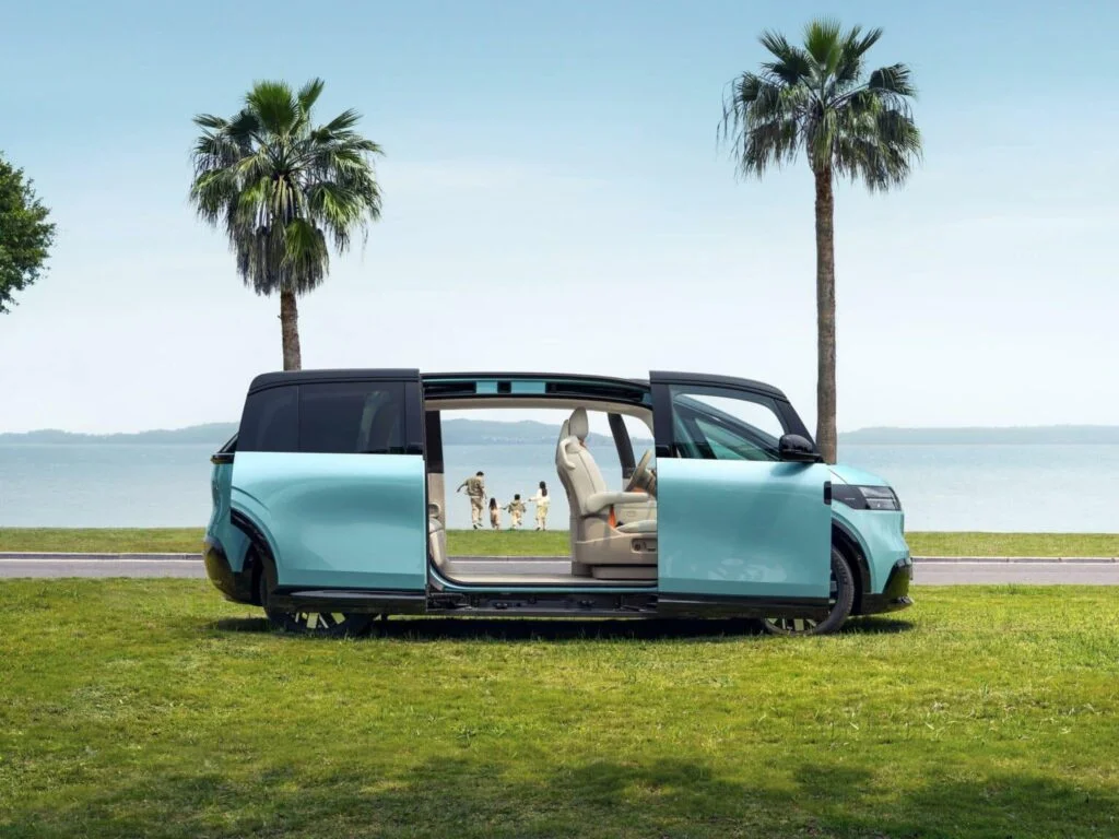 زيكر تشعل المنافسة مع فولكس فاجن بسيارة “MIX”