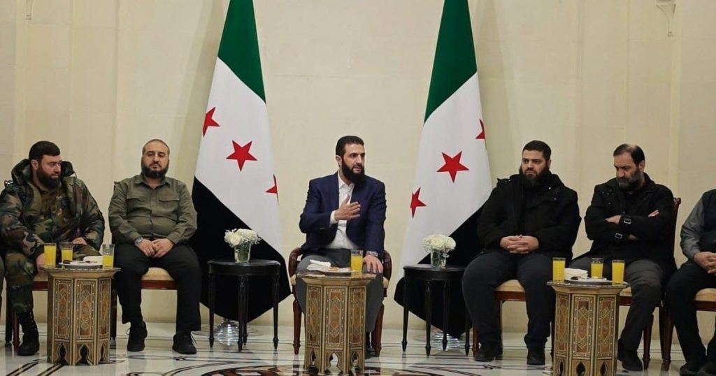 سوريا.. اتفاق على حل الفصائل المسلحة ودمجها بوزارة الدفاع