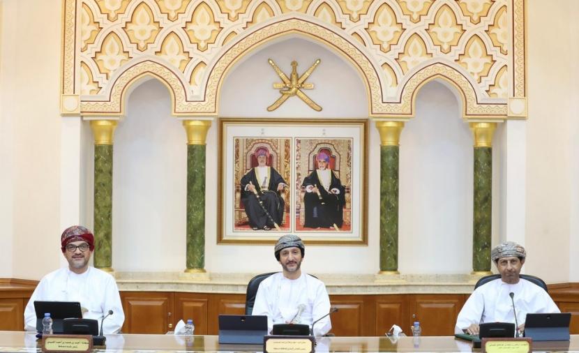 “بلدي مسقط” يناقش بيان “النقل” حول آلية تشغيل ميناء السلطان قابوس لأغراض تجارية