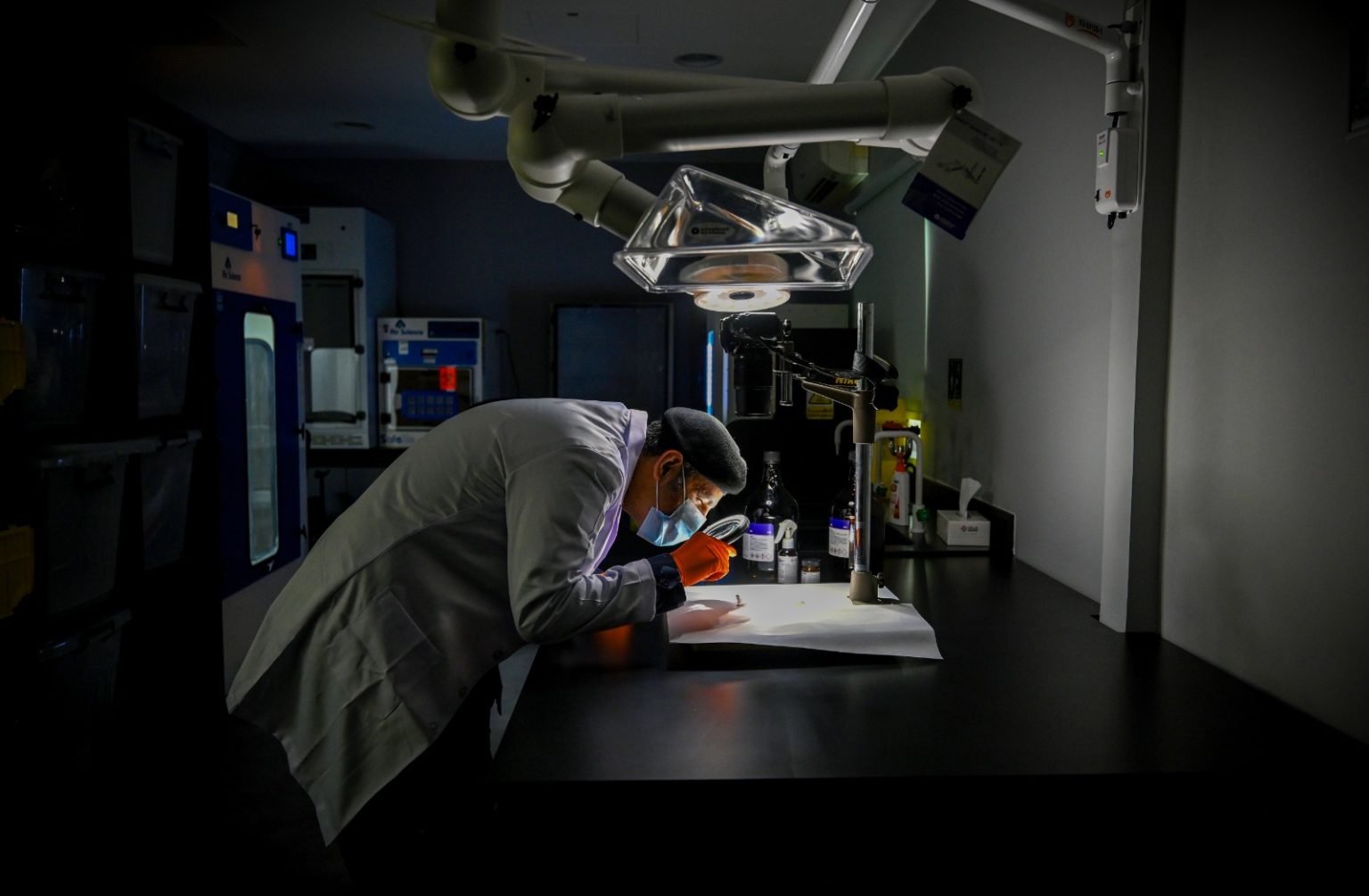 مختبر جديد للكشف عن البصمات في الشارقة