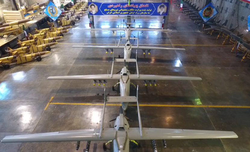 الجيش الإيراني يتسلم مجموعة كبيرة من الطائرات المسيّرة
