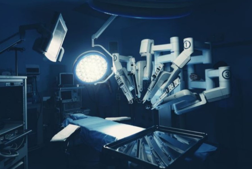 الروبوت يتفوق على البشر في جراحات الكبد المعقدة