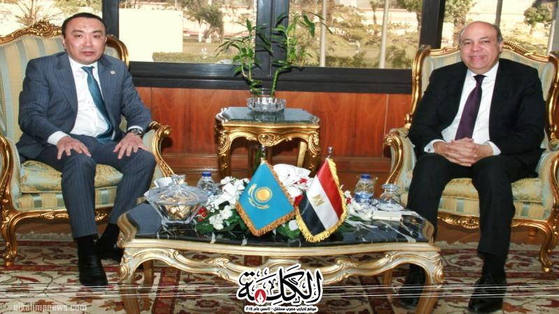 وزير الطيران المدني يلتقي السفير الكازاخستانى لدعم علاقات التعاون الثنائية، ودارسة إمكانية زيادة عدد الرحلات الجوية بين البلدين | ترانزيت المطار | بوابة الكلمة
