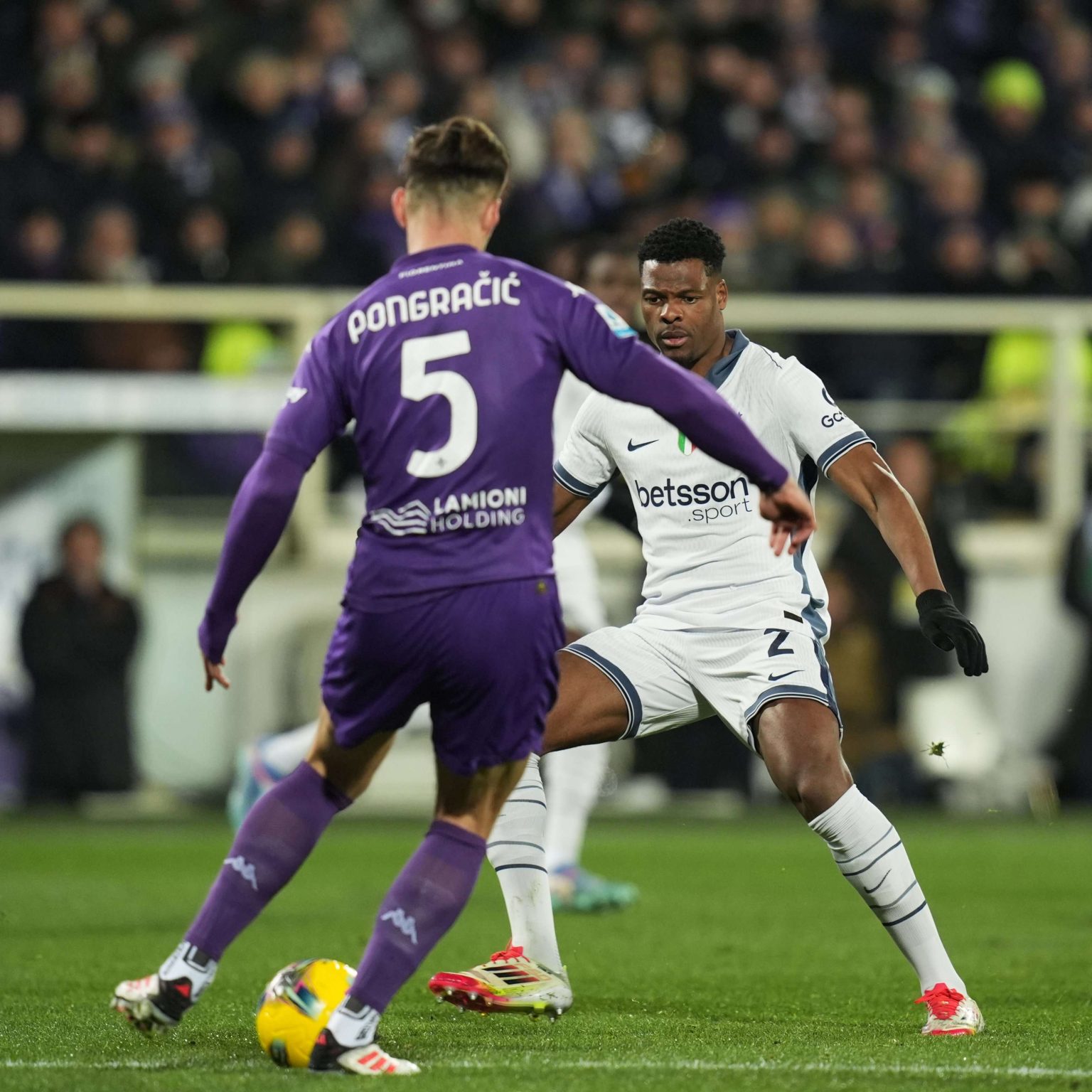 نهاية المباراة..فيورنتينا يضرب إنتر ميلان بثلاثية في الدوري الإيطالي