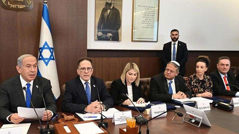 الكابينت الإسرائيلي يتبنى مقترح ترامب للتهجير وسموتريتش يقترح قطع الماء والكهرباء عن غزة