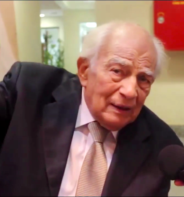 في ذكرى ميلاده.. رشوان توفيق وجه الحكمة الذي لم يتغير مع الزمن