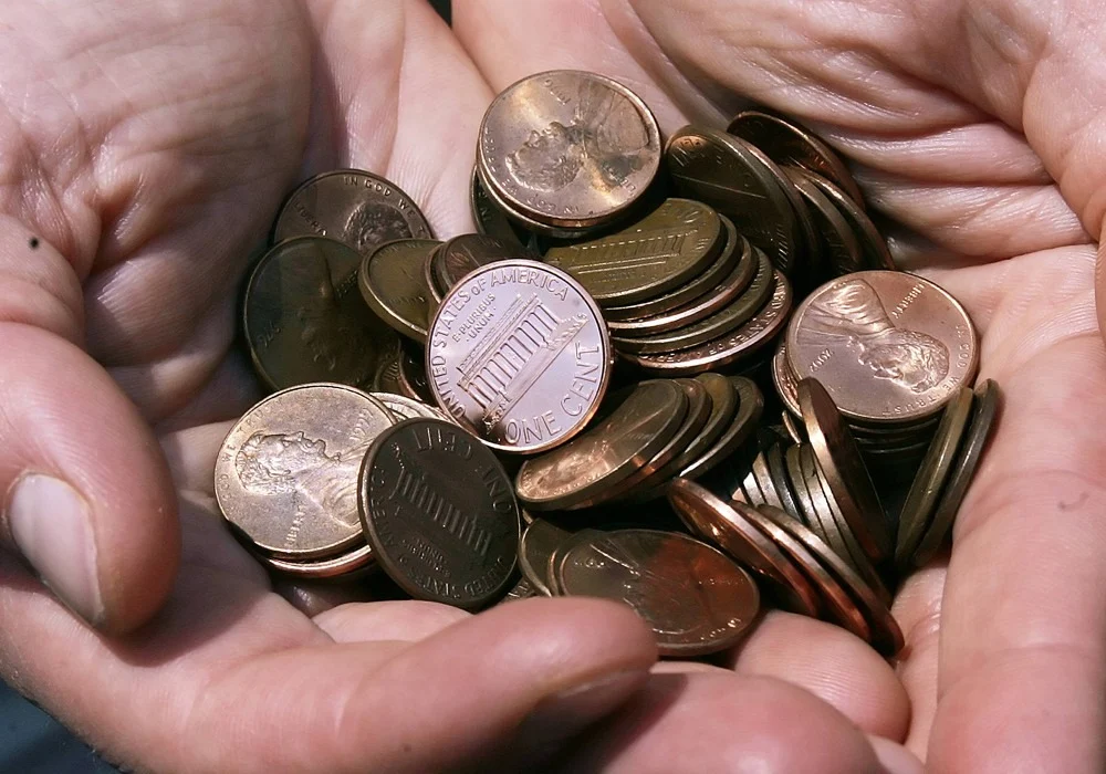 الرئيس الأمريكي دونالد ترامب يوقف سك عملة السنت المعدنية