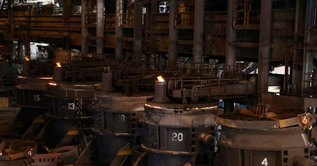 ترمب يدرس إعفاء أستراليا من الرسوم الجمركية على الصلب