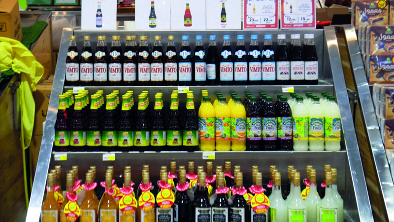 مشروبات «رمضان».. تنوّع في الأصناف ودول المنشأ.. ونمو حتى 90% في الطلب