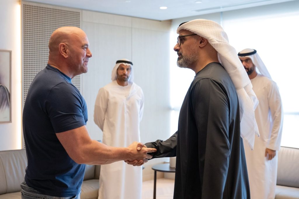 خالد بن محمد بن زايد يستقبل دانا وايت، رئيس منظمة الفنون القتالية المختلطة “UFC”