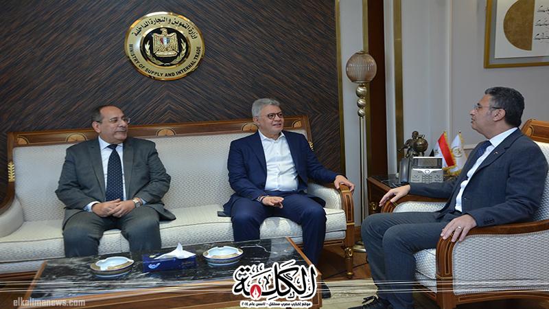 وزير التموين يصدر قرارًا وزاريًا بتعيين أيمن إسماعيل رئيسًا لمجلس إدارة الشركة القابضة للصناعات الغذائية | أخبار وتقارير | بوابة الكلمة