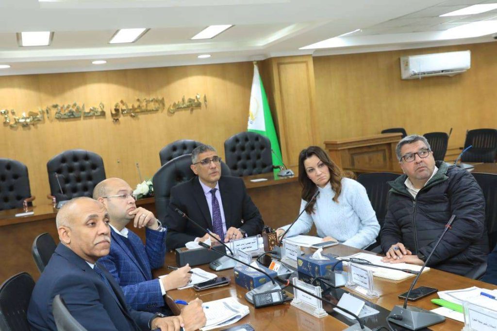 محافظ الجيزة يعقد لقائه الأسبوعي مع أهالي المحافظة لحل مشاكلهم