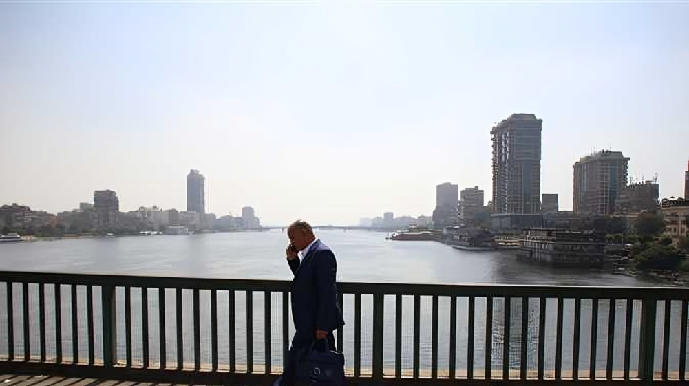 حالة الطقس اليوم الإثنين.. الأرصاد تحذر من موجة حارة وشبورة مائية كثيفة