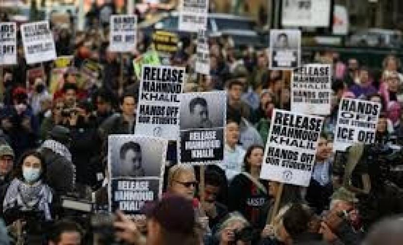 القضاء الأمريكي يعلق ترحيل طالب فلسطيني