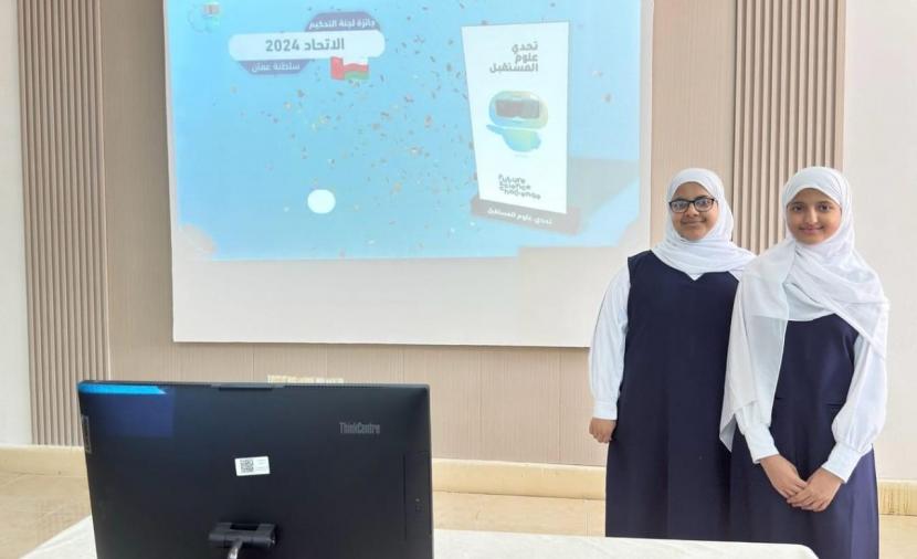 طلبة سلطنة عُمان يتوجون في مسابقة “تحدي علوم المستقبل” بدبي