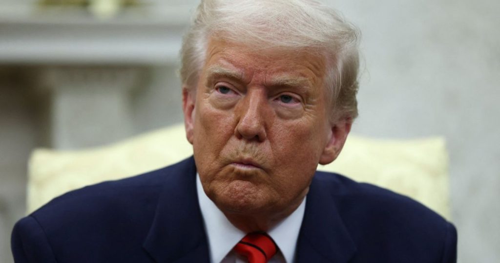 إدارة ترمب تعيد نحو 25 ألف موظف مفصول بعد قرار قضائي