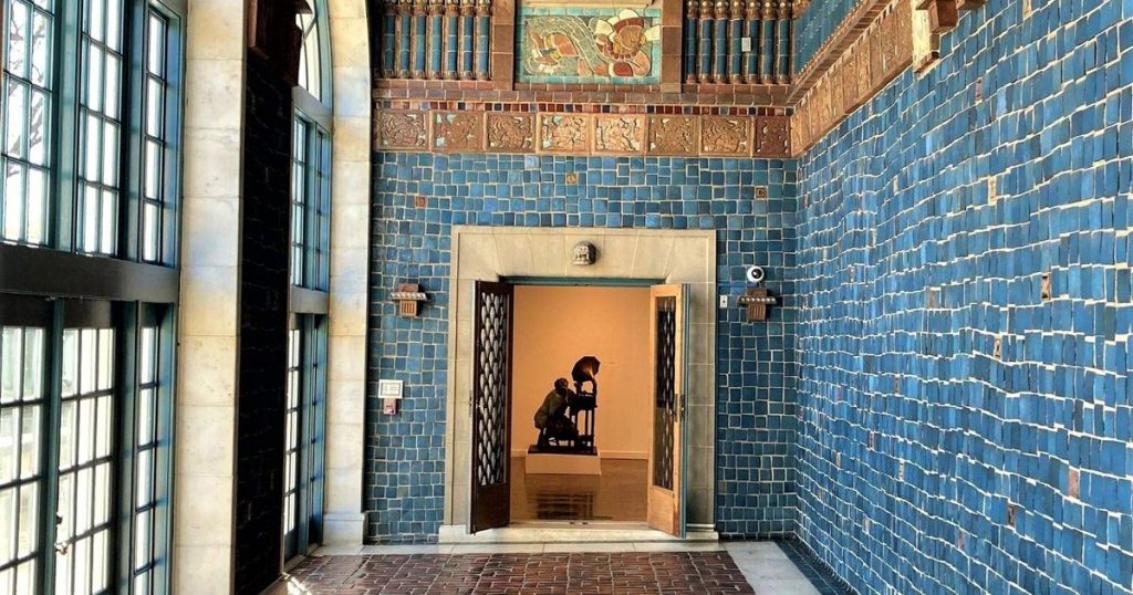 متحف الأميركيتين يلغي معارض فنانين من أصول إفريقية