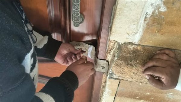 غلق وتشميع عدد من الجراجات المخالفة برأس البر