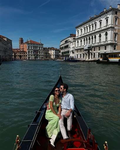 مي الغيطي تشارك جمهورها بصور رومانسية مع زوجها من فينيسيا بعد احتفالهما بزفافهما في القاهرة