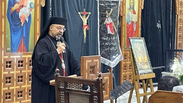 غبطة البطريرك الأنبا إبراهيم إسحق يترأس صلاة ليلة الأربعاء من البصخة المقدسة