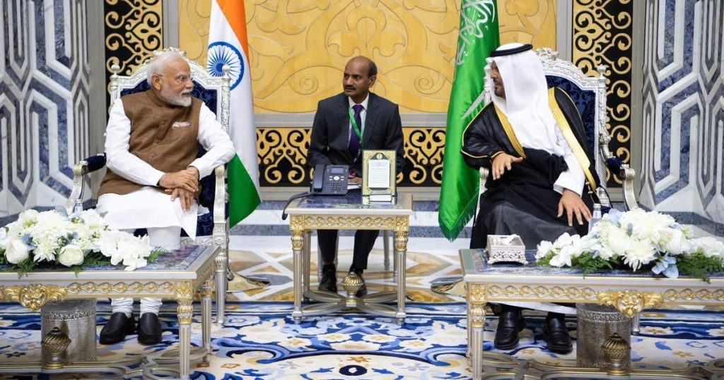 “زيارة دولة”.. مودي يصل جدة لتعميق الشراكة مع السعودية