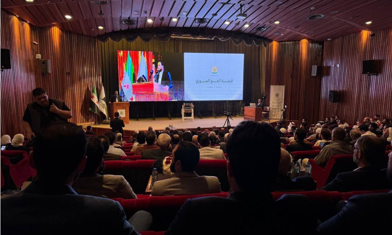 هيئة الحج والعمرة تعلن قرعة المقبولين لموسم الحج للعام الحالي 1446/ 2025 - 18 نيسان 2025 (وزارة الأوقاف السورية)