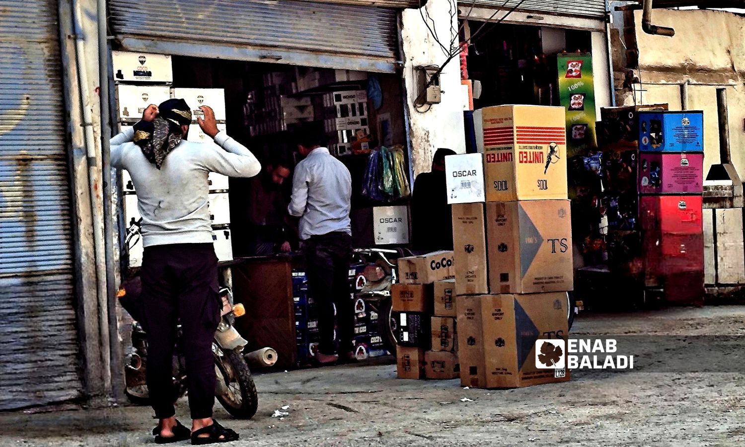 تشهد مدينتا تل أبيض ورأس العين انتشارًا واسعًا لتجارة السجائر - 6 أيار 2025 ()
