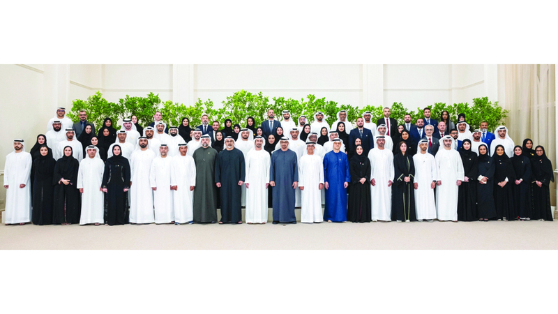 رئيس الدولة يؤكد أهمية تفاعل الجهات الحكومية مع المجتمع لتقديم خدمات ذات كفاءة وفاعلية