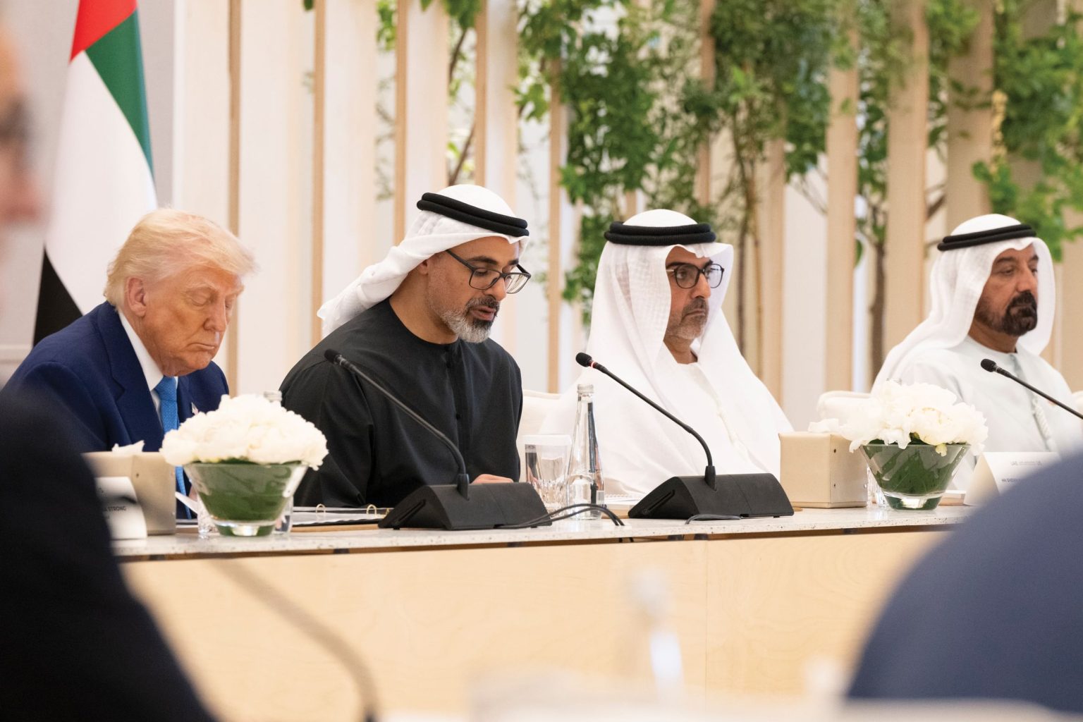 ولي عهد أبوظبي والرئيس الأميركي يشهدان حوار الأعمال الإماراتي الأميركي