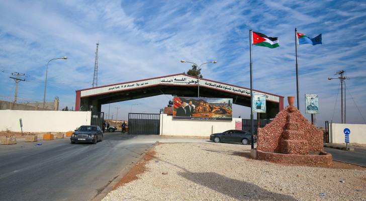 الأردن يسمح لمواطنيه السفر براً إلى سورية