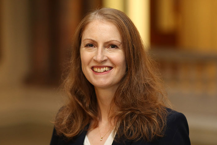 سفيرة بريطانيا: برنامج «السفير الشاب» يعزز قدرات الطلبة ويطلعهم على العمل الدبلوماسي