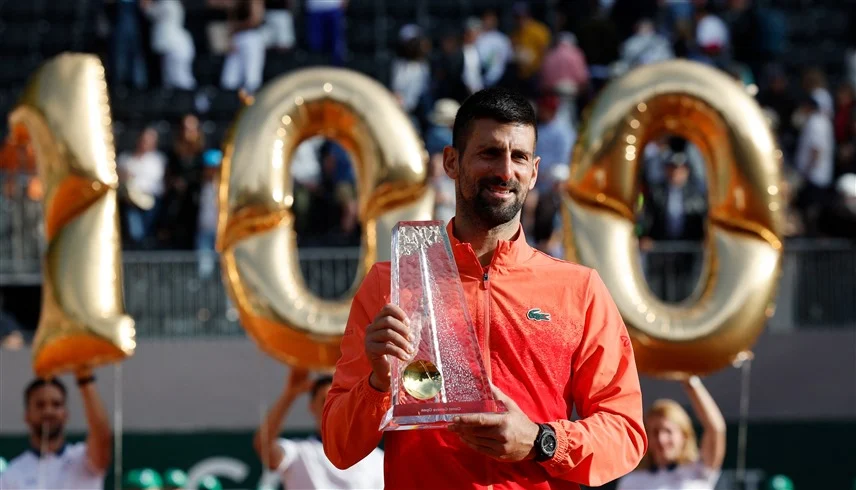 نوفاك ديوكوفيتش يتوج بلقبه الـ100 عقب فوزه على البولندي هوبرت هوركاتش