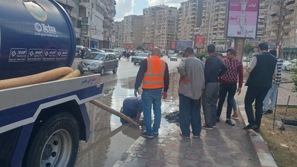 محافظ الدقهلية: التعامل الفوري مع سقوط الأمطار ورفع تجمعات المياه